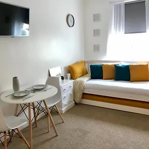Hospital Studio Apartment Brighton